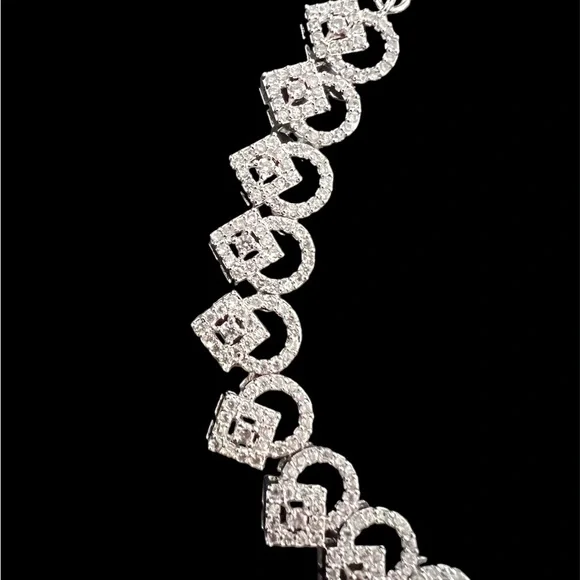 Beautiful necklace - Picture 3 of 3